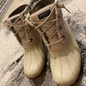 Sperry rain boots size 8
